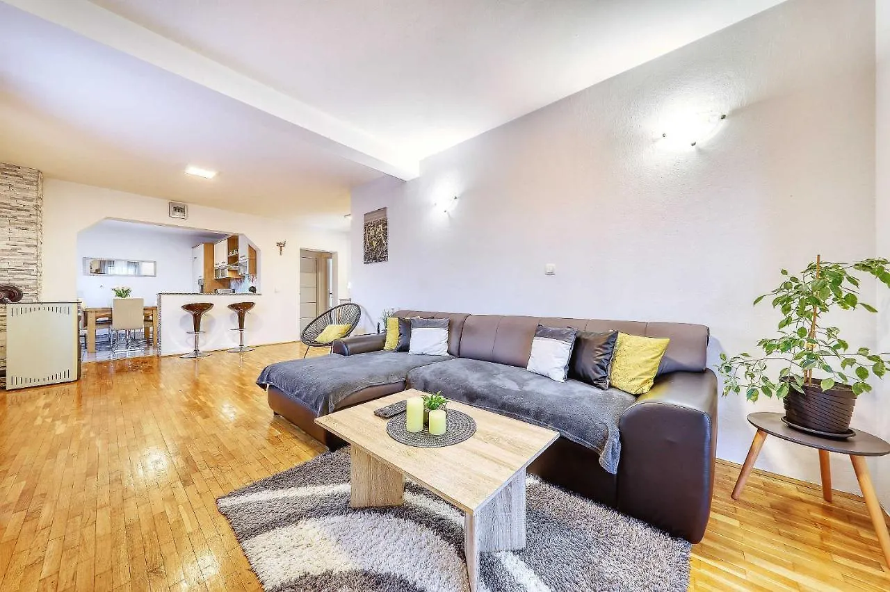 Apartamento Pavao Rovanjska 0*,